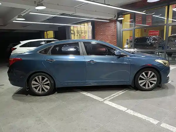Hyundai Mistra 2014