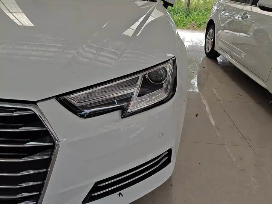 Audi A4L 2018
