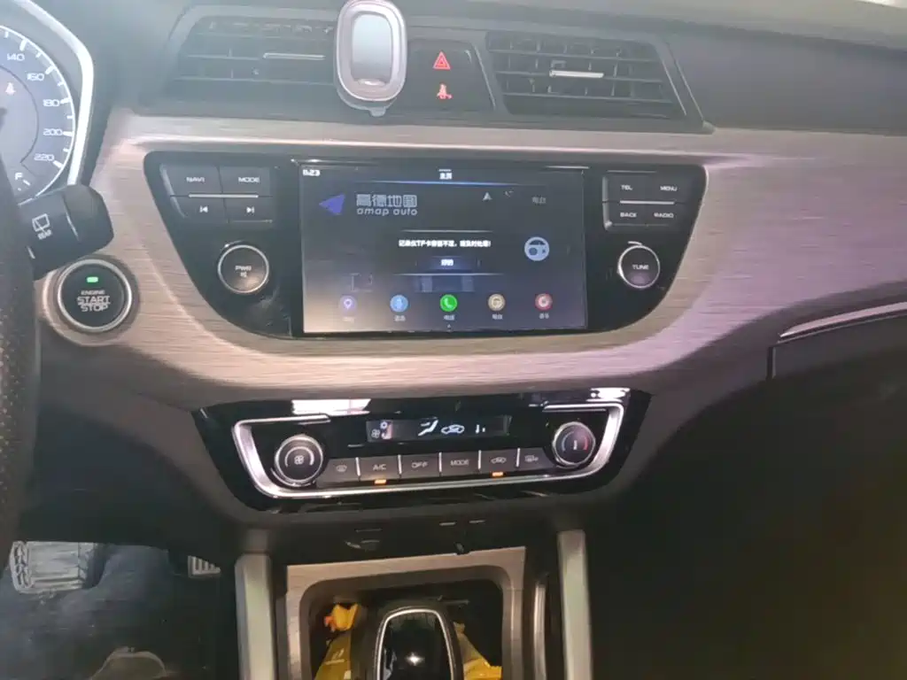 Geely Vision X3 2017 — фото 13