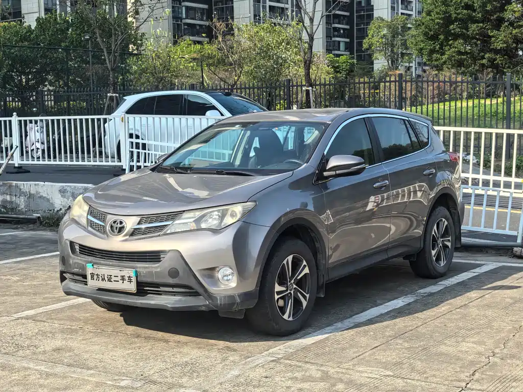 Toyota RAV4 2016 — фото 1