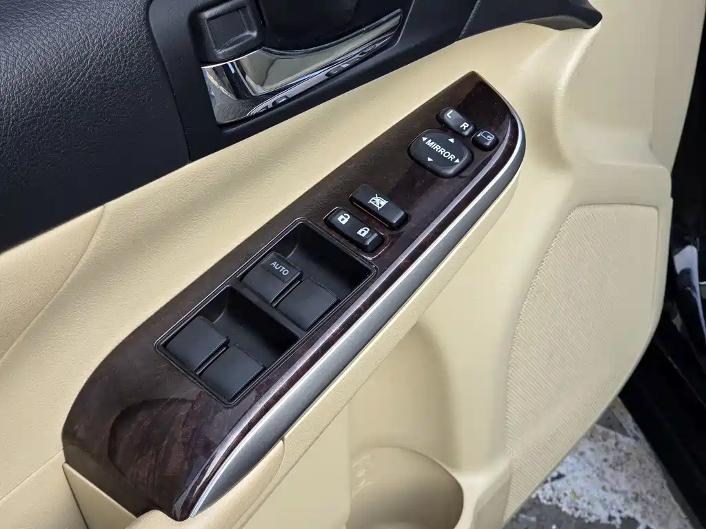 Toyota Camry 2016 — фото 6