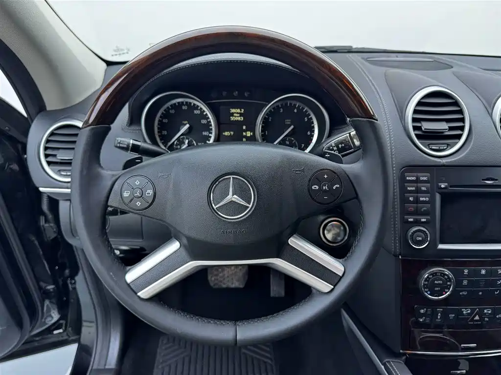 Mercedes-Benz GL-Class 2011 — фото 13