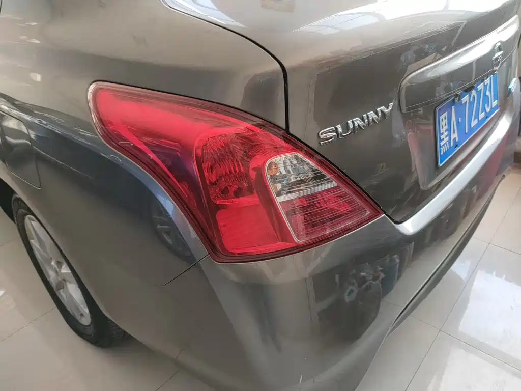 Nissan Sunny 2019 — фото 15