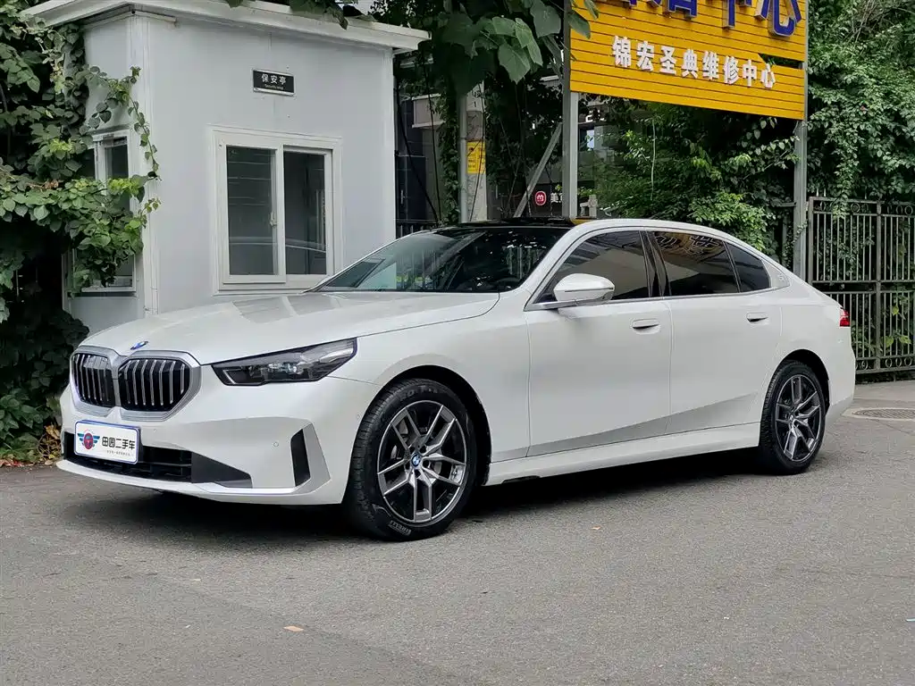 BMW 5 Series 2024
