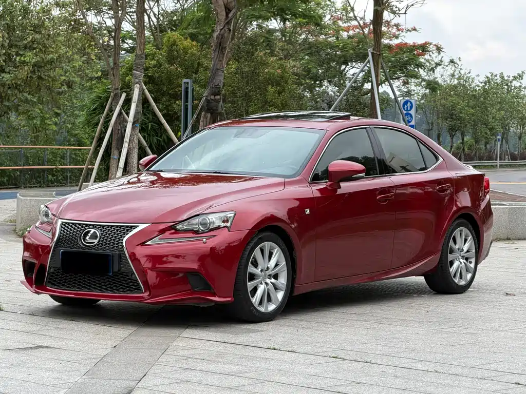 Lexus IS 2014