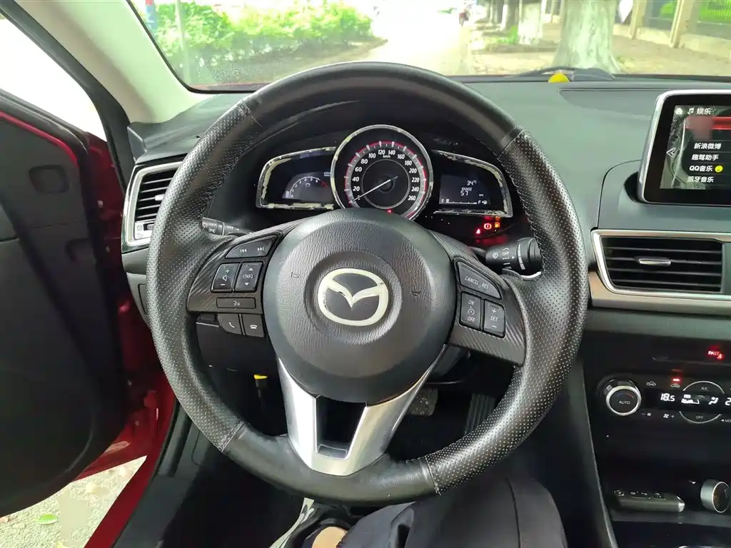 Mazda 3 Axela 2016 — фото 3
