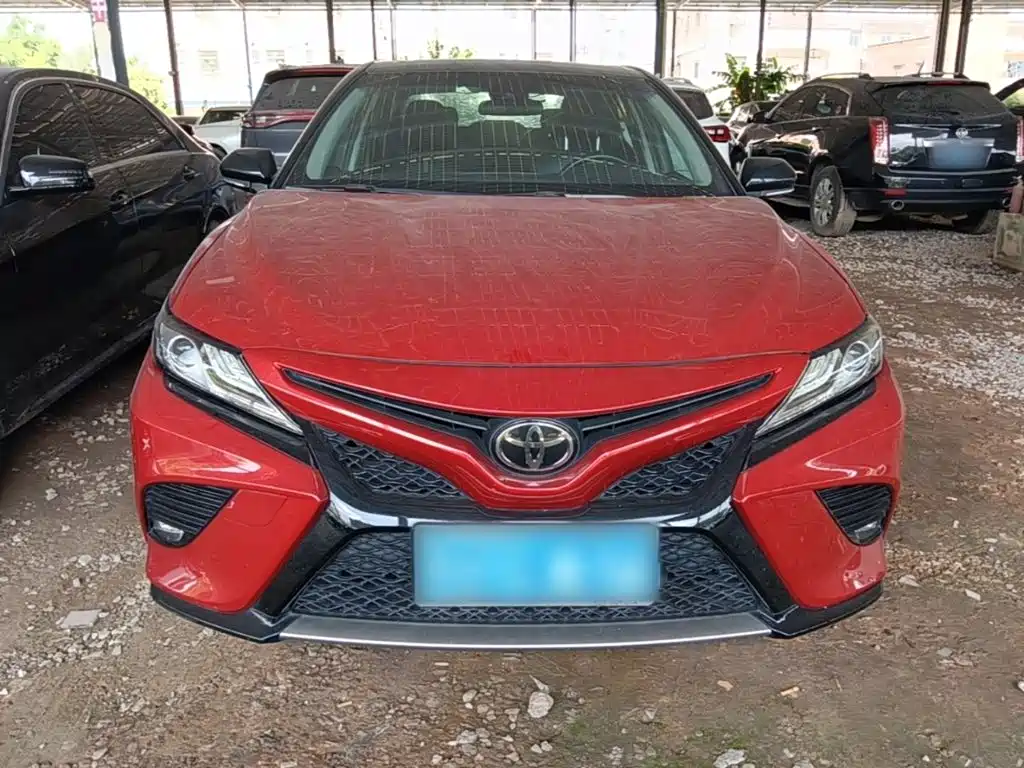Toyota Camry 2018 — фото 3