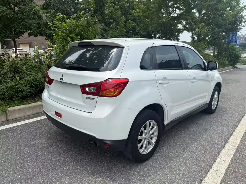 Mitsubishi ASX 2015 — фото 13