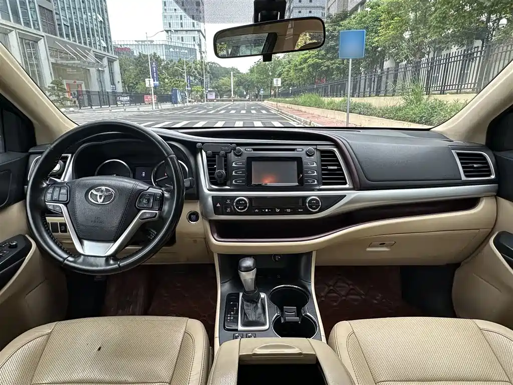 Toyota Highlander 2016 — фото 11
