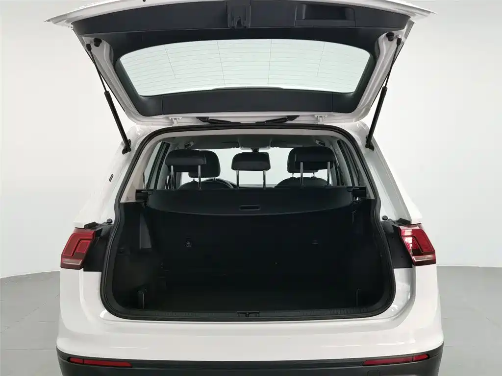 Volkswagen Tiguan L 2021 — фото 16