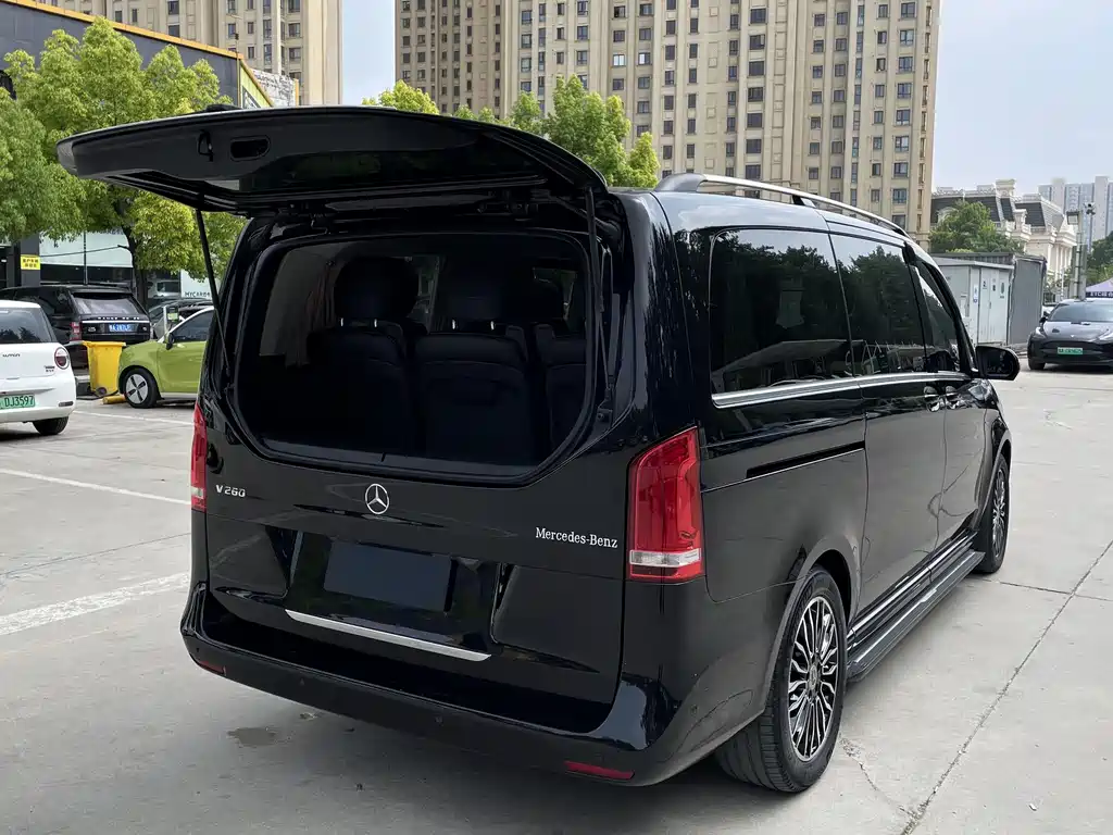 Mercedes-Benz V-Class 2020 — фото 14