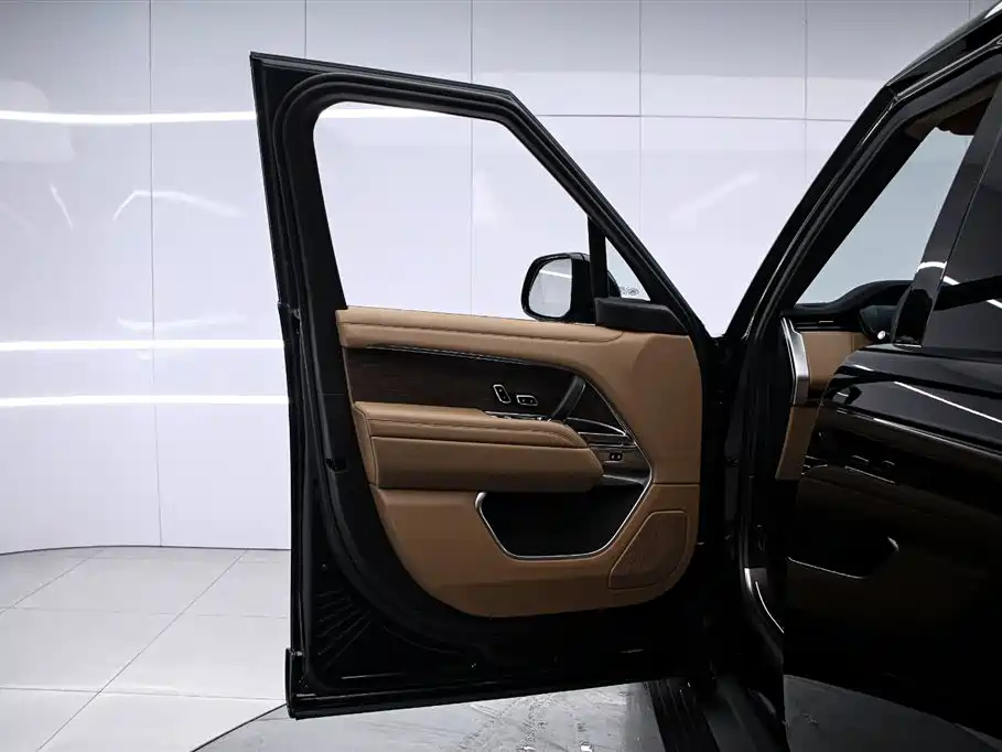 Land Rover Range Rover 2025 — фото 10