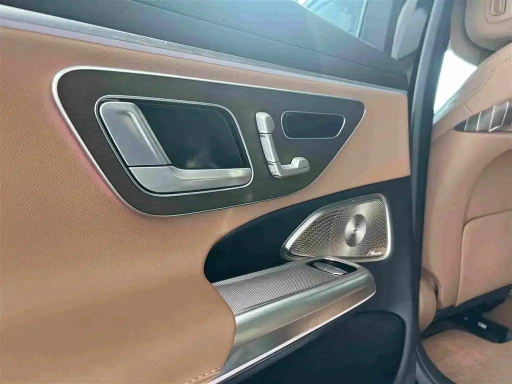 Mercedes-Benz E-Class 2025 — фото 25