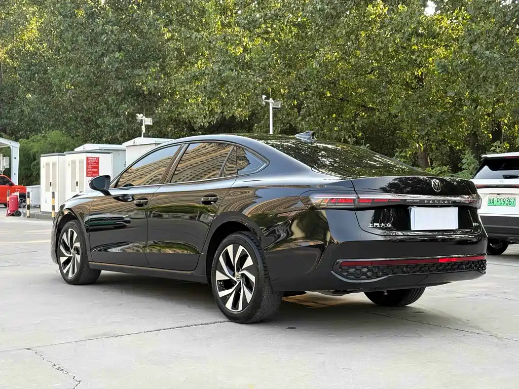 Volkswagen Passat 2024 — фото 9