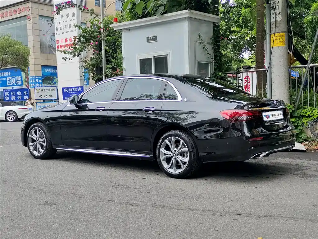 Mercedes-Benz E-Class 2022 — фото 4