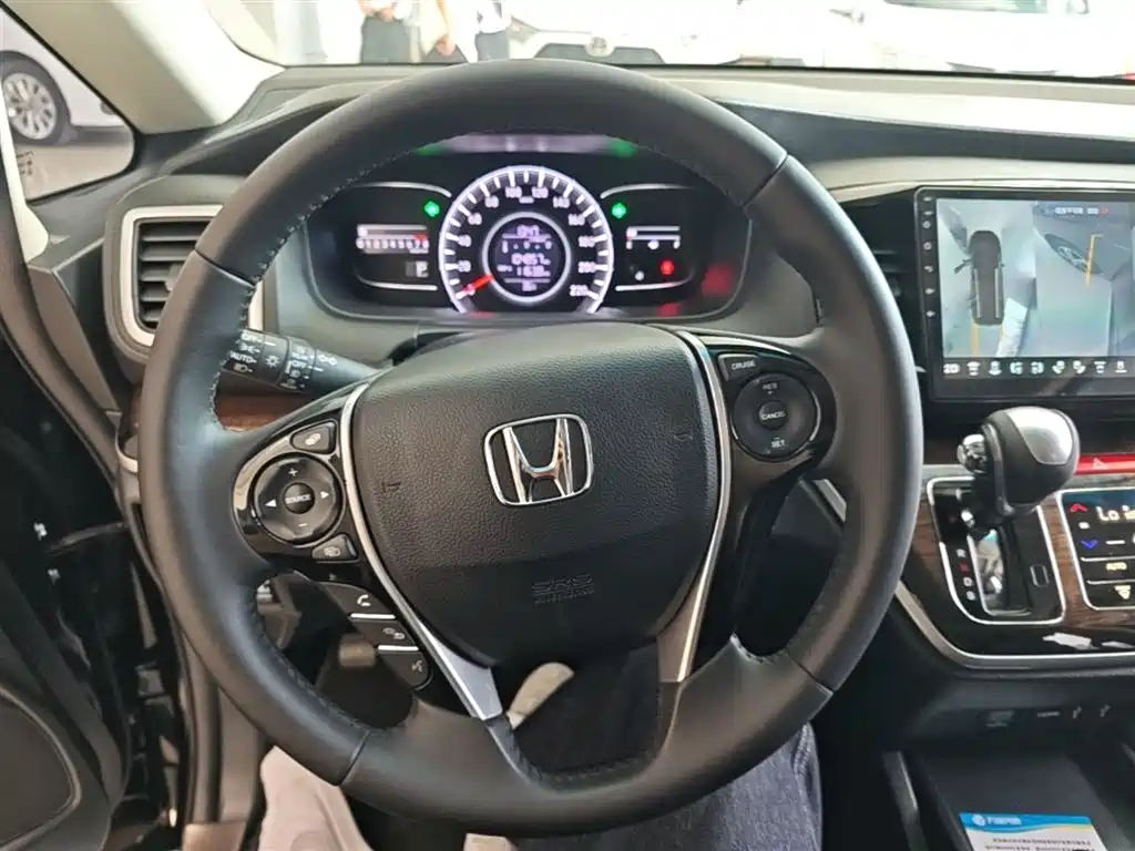 Honda Odyssey 2018 — фото 11