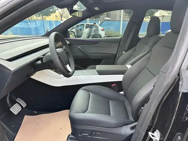 Tesla Model Y 2026