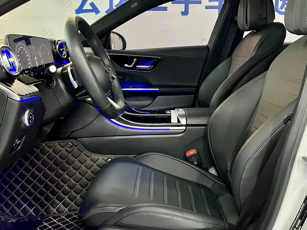 Mercedes-Benz C-Class 2023 — фото 9