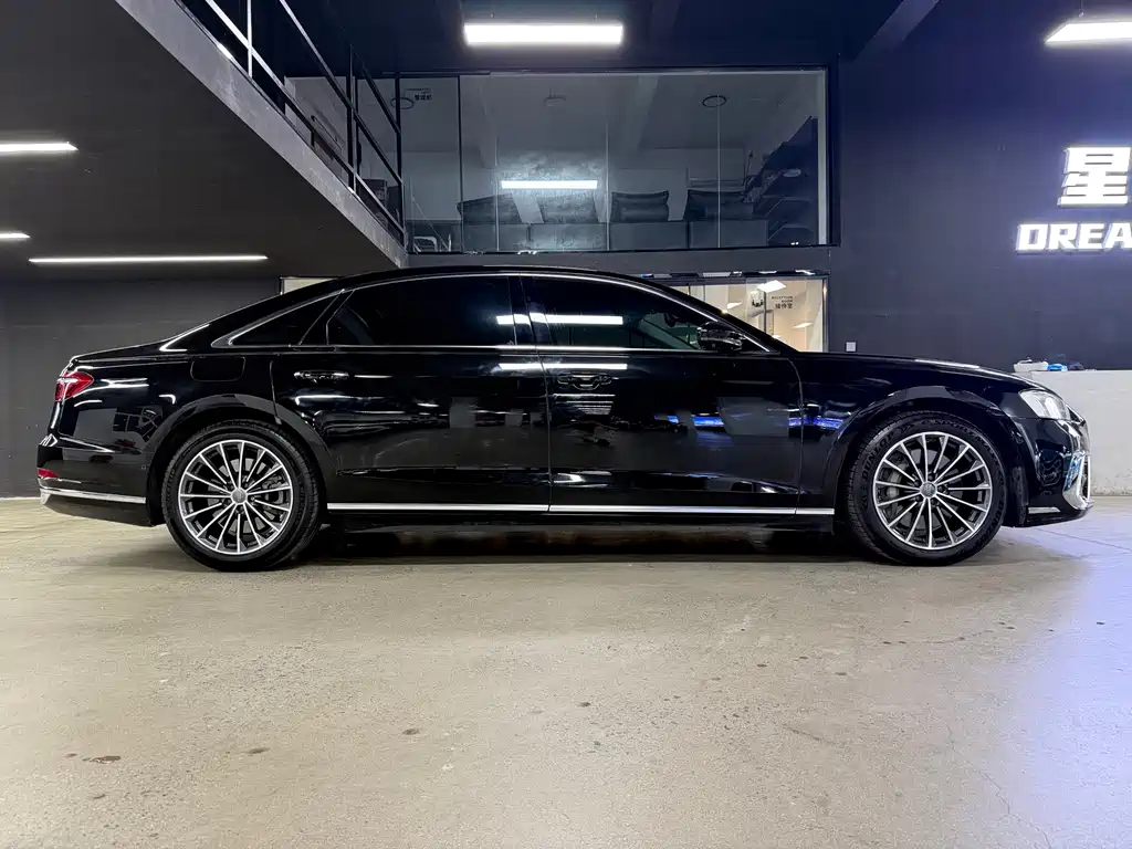 Audi A8 2019 — фото 10