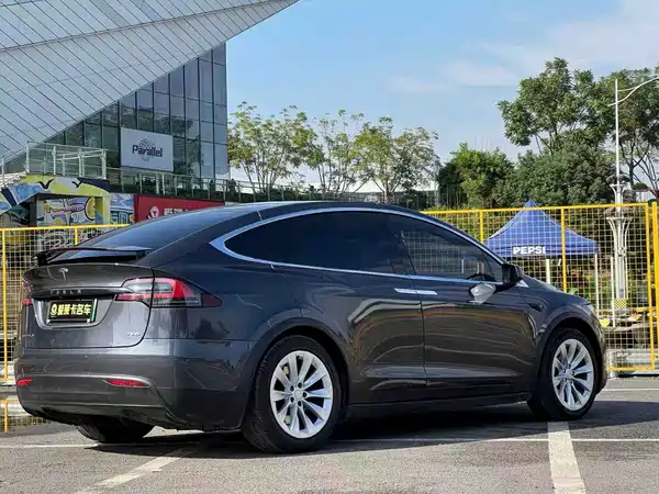 Tesla Model X 2017