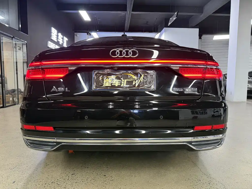 Audi A8 2019 — фото 12