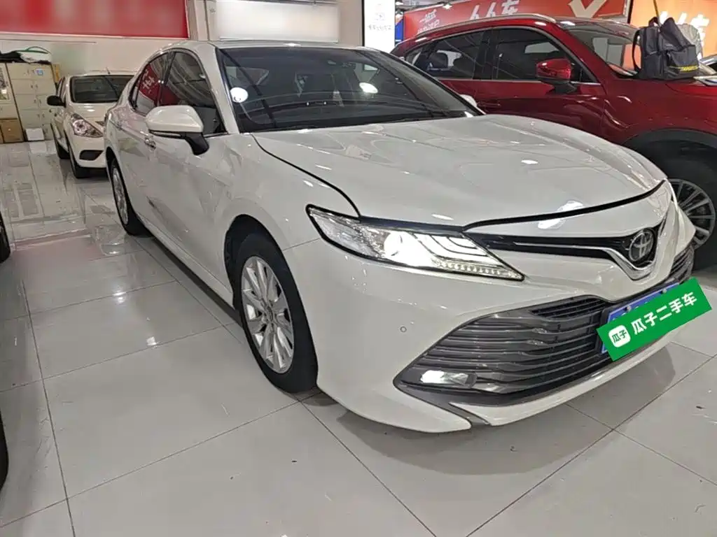 Toyota Camry 2019 — фото 4