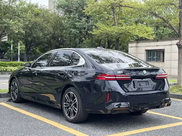 BMW 5 Series 2025