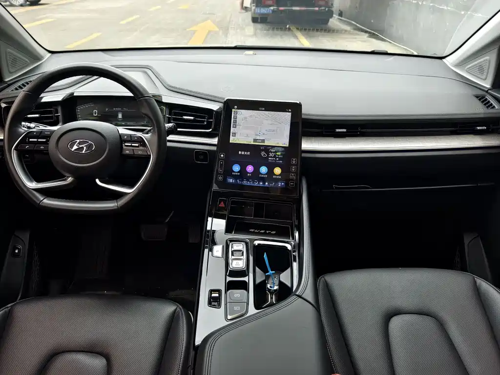Hyundai Custo 2023 — фото 16