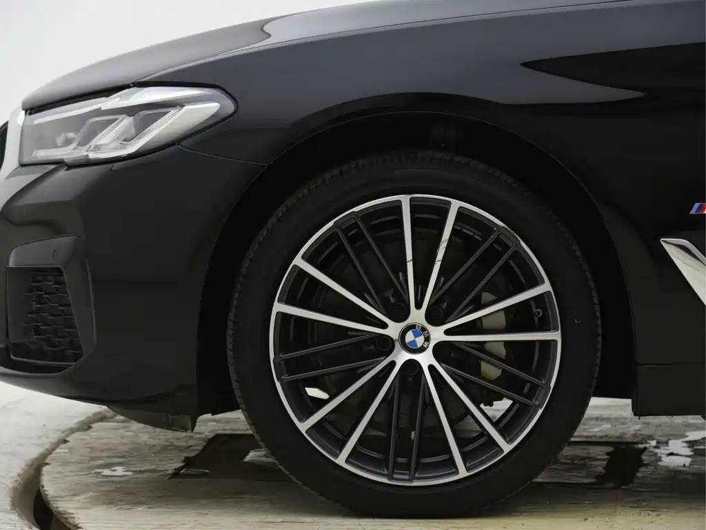 BMW 5 Series 2023