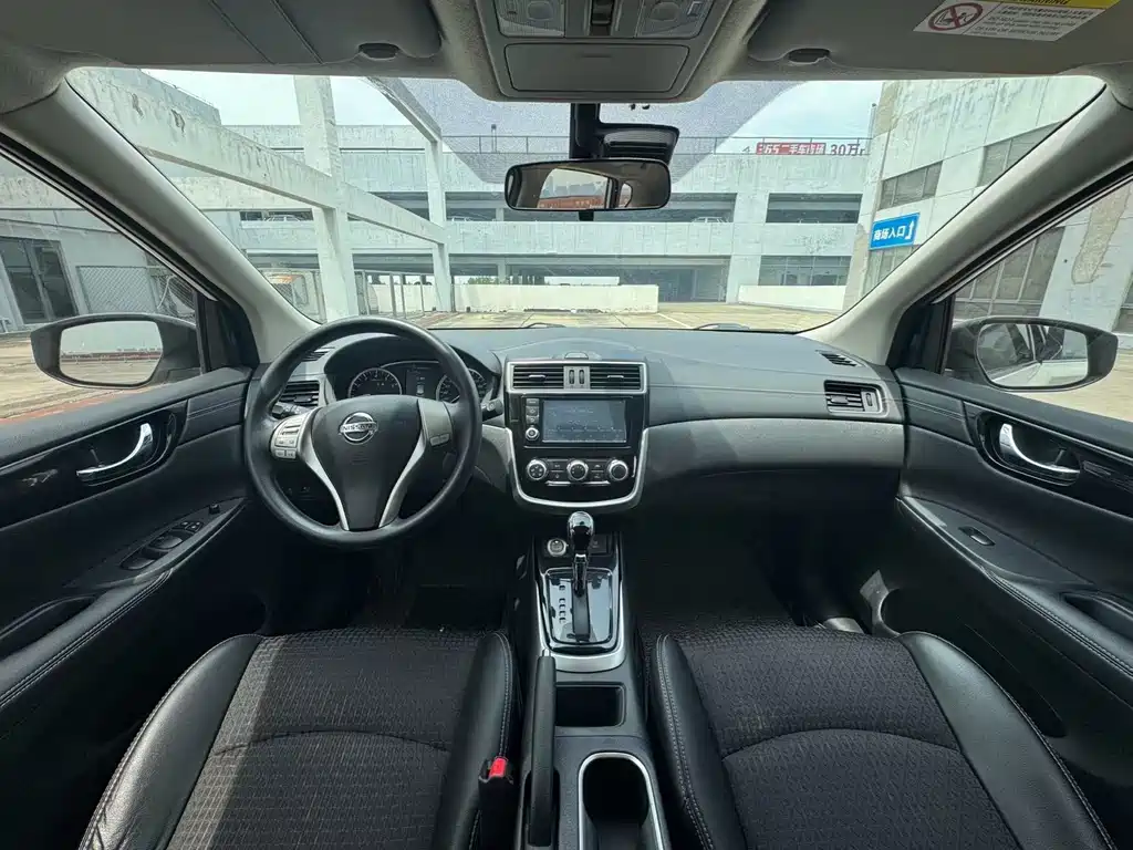 Nissan Tiida 2016 — фото 4