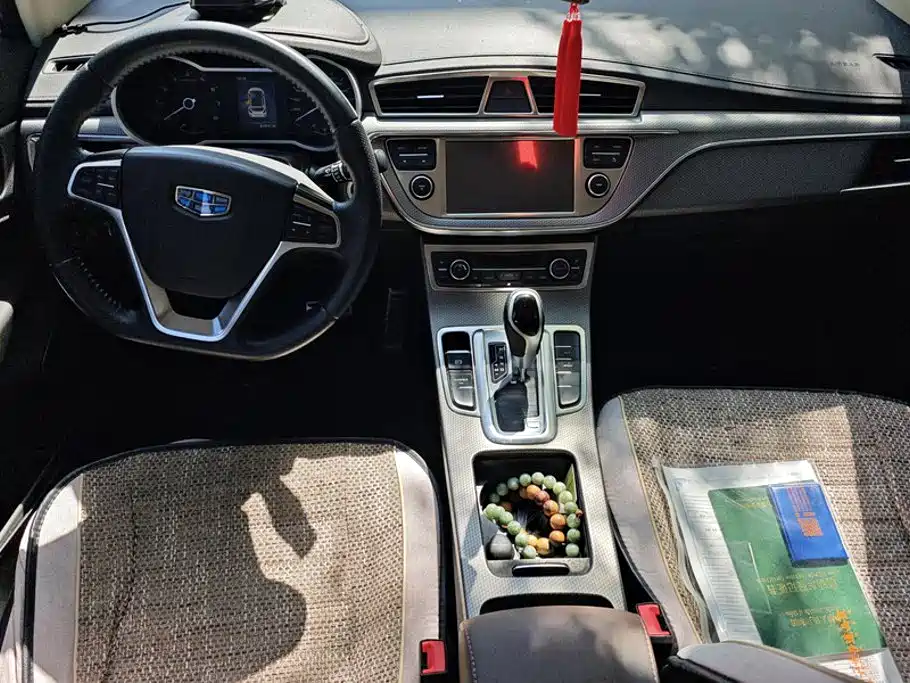 Geely Emgrand GS 2016 — фото 12