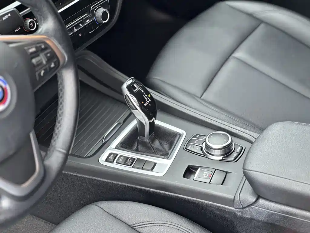 BMW 1 Series 2023 — фото 13