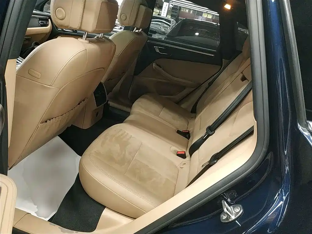 Porsche Macan 2019 — фото 13