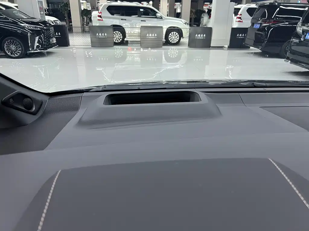 Toyota Alphard 2024 — фото 23