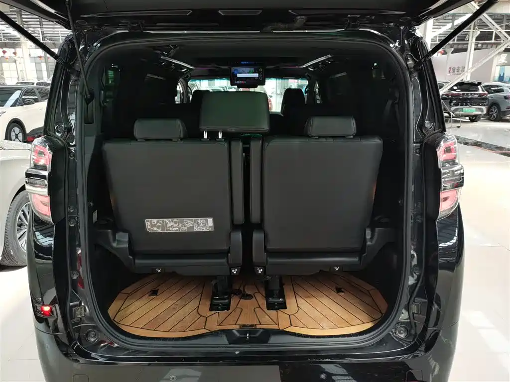 Toyota Vellfire 2021 — фото 15