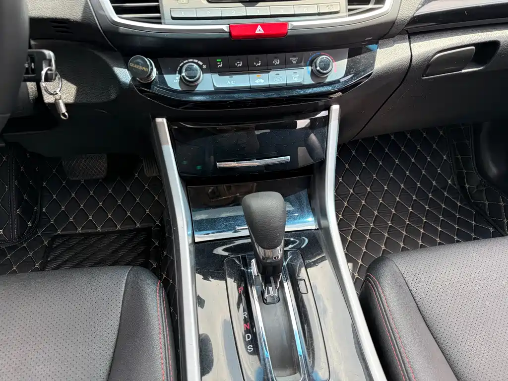 Honda Accord 2016 — фото 13