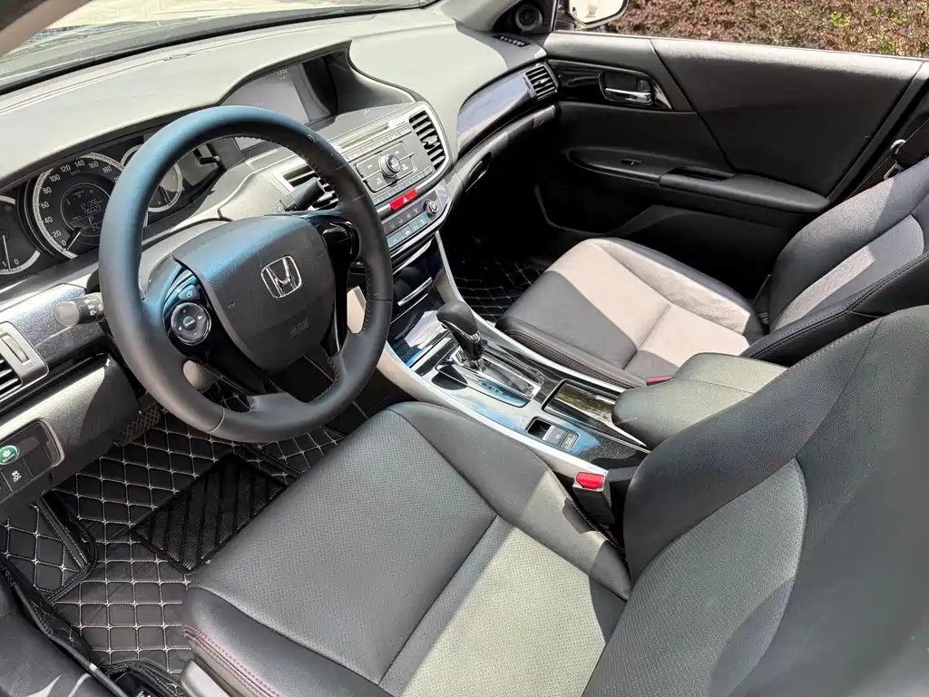 Honda Accord 2016 — фото 10