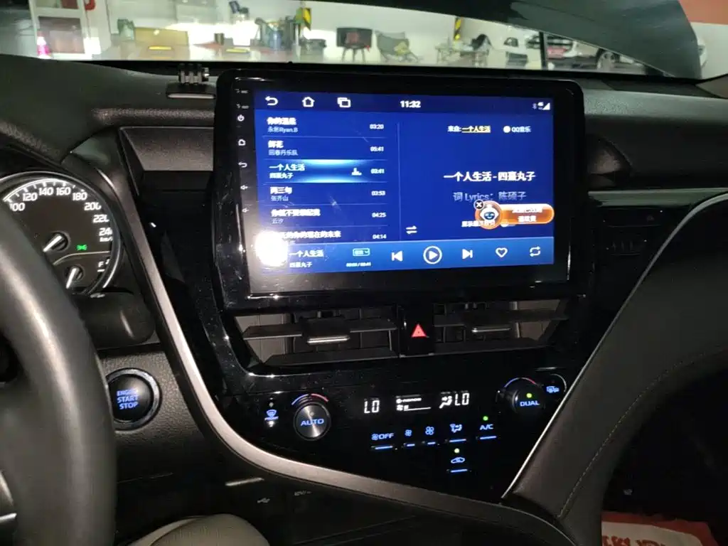 Toyota Camry 2023 — фото 13