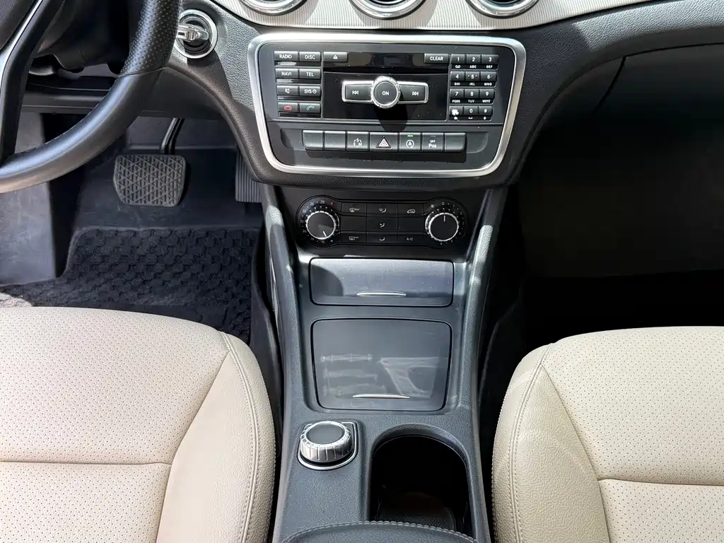 Mercedes-Benz GLA 2016 — фото 15