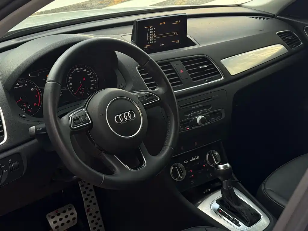 Audi Q3 2014 — фото 8