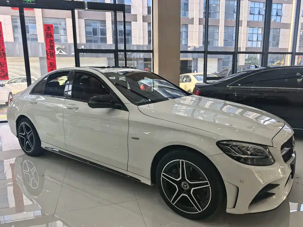 Mercedes-Benz C-Class 2021