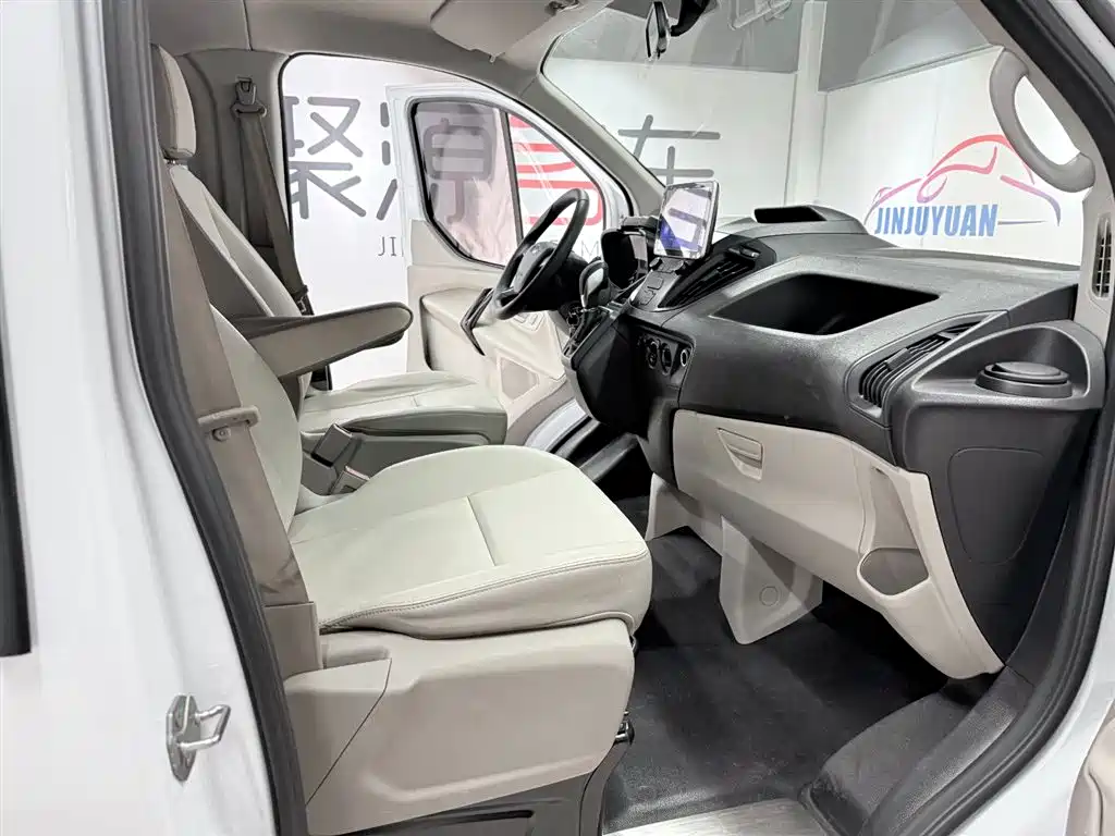 Ford Tourneo 2021 — фото 16