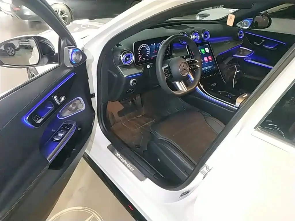 Mercedes-Benz C-Class 2025 — фото 16