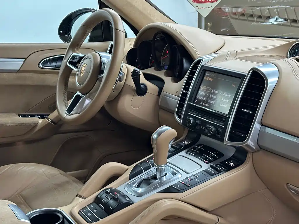 Porsche Cayenne 2015 — фото 15