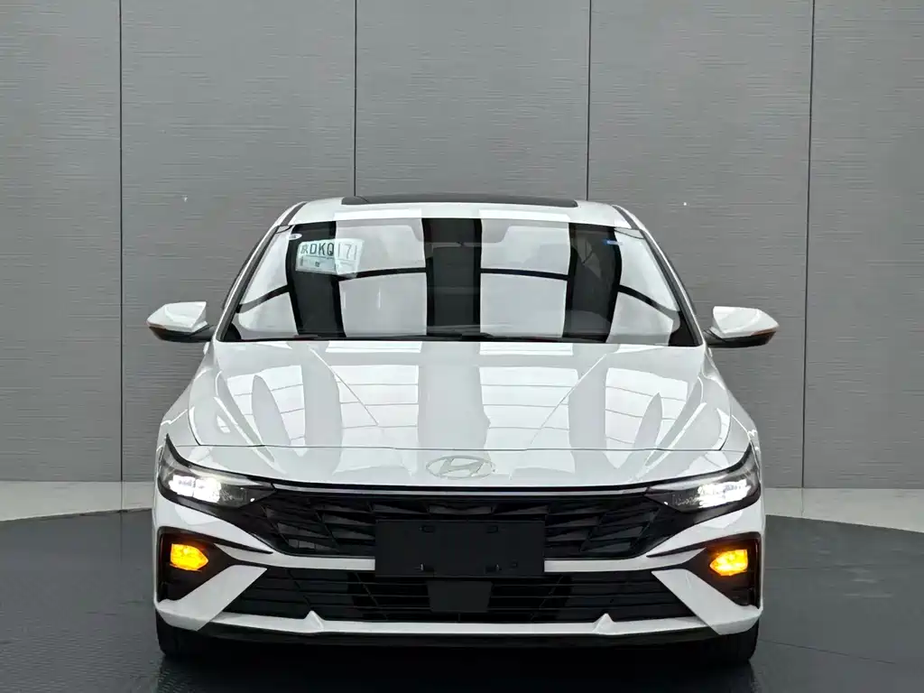 Hyundai Elantra 2023