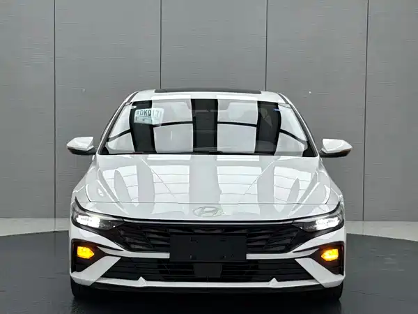 Hyundai Elantra 2023