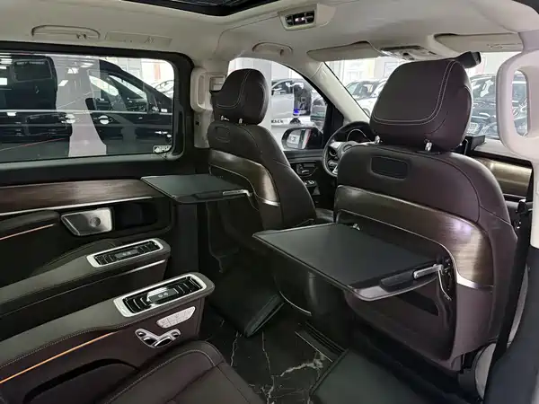 Mercedes-Benz V-Class 2024