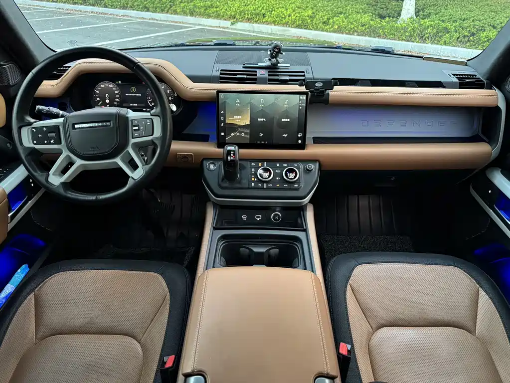 Land Rover Defender 2023 — фото 8