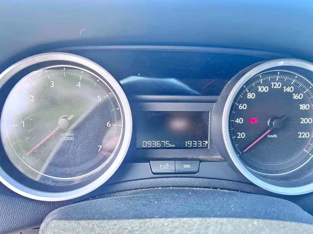 Peugeot 408 2015