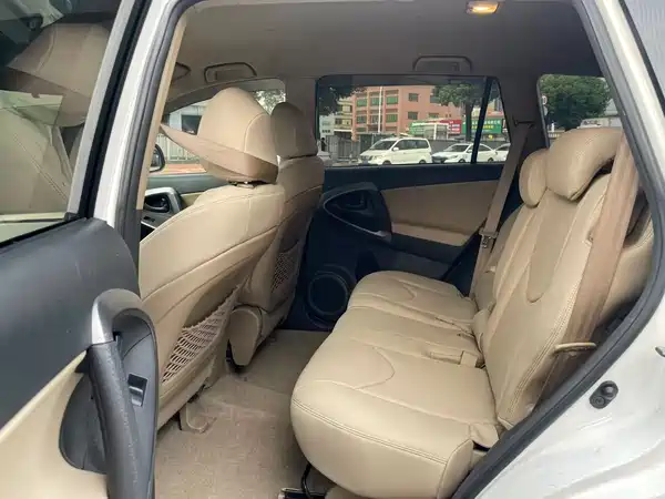 Toyota RAV4 2013